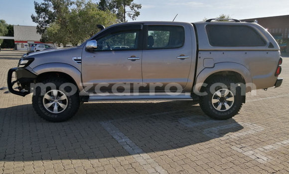 Nunua Ilio tumika Toyota Hilux Brown Gari ndani ya Maputo nchini Maputo Nunua Ilio tumika Toyota Hilux Brown Gari ndani ya Maputo nchini Maputo