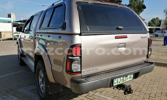 Nunua Ilio tumika Toyota Hilux Brown Gari ndani ya Maputo nchini Maputo Nunua Ilio tumika Toyota Hilux Brown Gari ndani ya Maputo nchini Maputo