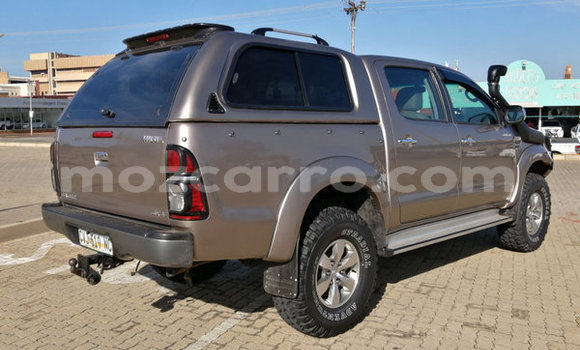 Nunua Ilio tumika Toyota Hilux Brown Gari ndani ya Maputo nchini Maputo Nunua Ilio tumika Toyota Hilux Brown Gari ndani ya Maputo nchini Maputo