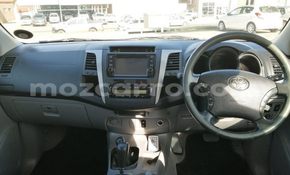 Nunua Ilio tumika Toyota Hilux Brown Gari ndani ya Maputo nchini Maputo Nunua Ilio tumika Toyota Hilux Brown Gari ndani ya Maputo nchini Maputo