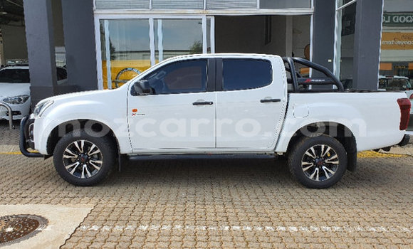 Nunua Ilio tumika Isuzu KB Nyeupe Gari ndani ya Maputo nchini Maputo Nunua Ilio tumika Isuzu KB Nyeupe Gari ndani ya Maputo nchini Maputo