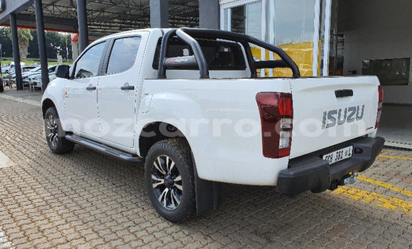 Nunua Ilio tumika Isuzu KB Nyeupe Gari ndani ya Maputo nchini Maputo Nunua Ilio tumika Isuzu KB Nyeupe Gari ndani ya Maputo nchini Maputo