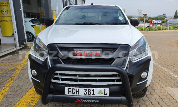 Nunua Ilio tumika Isuzu KB Nyeupe Gari ndani ya Maputo nchini Maputo Nunua Ilio tumika Isuzu KB Nyeupe Gari ndani ya Maputo nchini Maputo