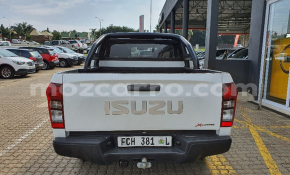 Nunua Ilio tumika Isuzu KB Nyeupe Gari ndani ya Maputo nchini Maputo Nunua Ilio tumika Isuzu KB Nyeupe Gari ndani ya Maputo nchini Maputo