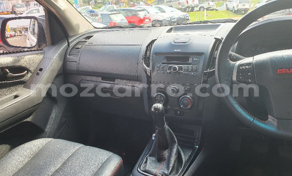 Nunua Ilio tumika Isuzu KB Nyeupe Gari ndani ya Maputo nchini Maputo Nunua Ilio tumika Isuzu KB Nyeupe Gari ndani ya Maputo nchini Maputo