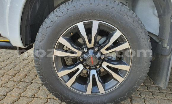 Nunua Ilio tumika Isuzu KB Nyeupe Gari ndani ya Maputo nchini Maputo Nunua Ilio tumika Isuzu KB Nyeupe Gari ndani ya Maputo nchini Maputo