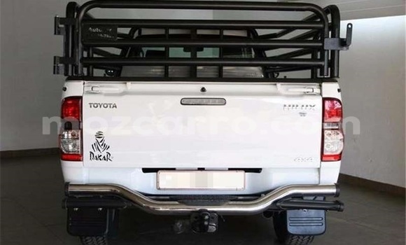 Nunua Ilio tumika Toyota Hilux Nyeupe Gari ndani ya Maputo nchini Maputo Nunua Ilio tumika Toyota Hilux Nyeupe Gari ndani ya Maputo nchini Maputo