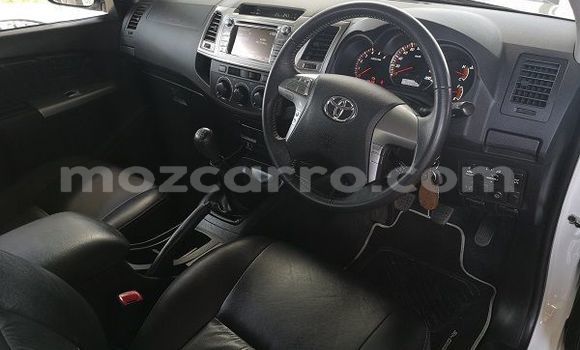 Comprar Usado Toyota Hilux Branco Carro em Maputo em Maputo Comprar Usado Toyota Hilux Branco Carro em Maputo em Maputo