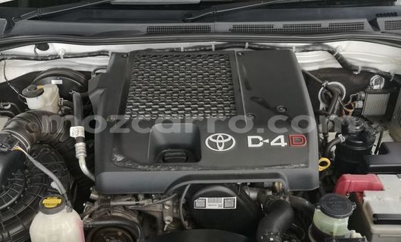 Comprar Usado Toyota Hilux Branco Carro em Maputo em Maputo Comprar Usado Toyota Hilux Branco Carro em Maputo em Maputo