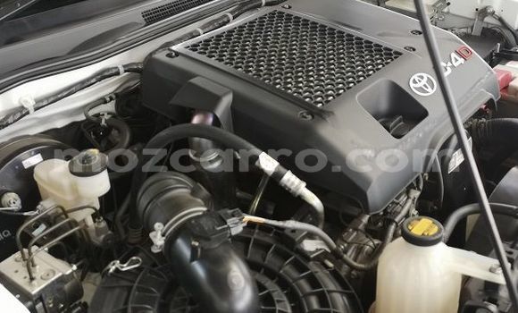 Comprar Usado Toyota Hilux Branco Carro em Maputo em Maputo Comprar Usado Toyota Hilux Branco Carro em Maputo em Maputo