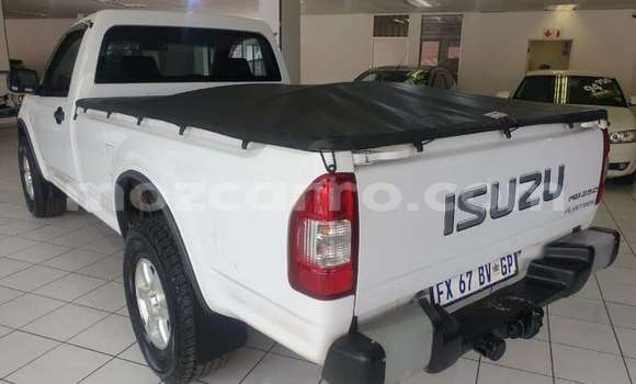 Comprar Usado Isuzu KB Branco Carro em Maputo em Maputo Comprar Usado Isuzu KB Branco Carro em Maputo em Maputo