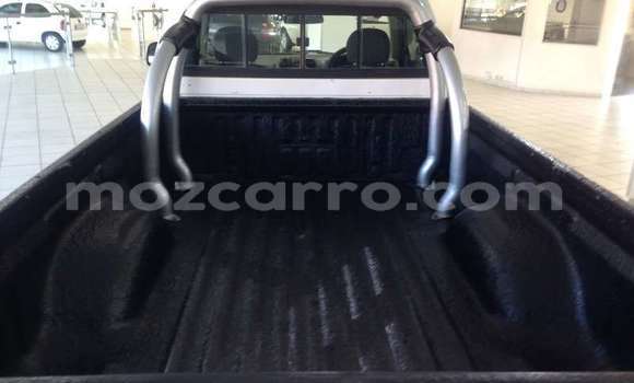 Comprar Usado Isuzu KB Branco Carro em Maputo em Maputo Comprar Usado Isuzu KB Branco Carro em Maputo em Maputo