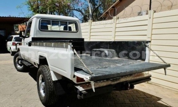 Nunua Ilio tumika Toyota Land Cruiser Nyingine Gari ndani ya Maputo nchini Maputo Nunua Ilio tumika Toyota Land Cruiser Nyingine Gari ndani ya Maputo nchini Maputo