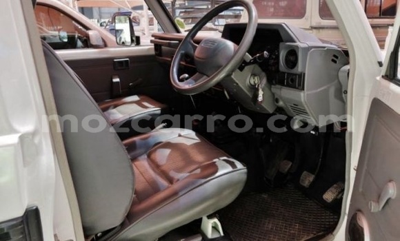 Nunua Ilio tumika Toyota Land Cruiser Nyingine Gari ndani ya Maputo nchini Maputo Nunua Ilio tumika Toyota Land Cruiser Nyingine Gari ndani ya Maputo nchini Maputo