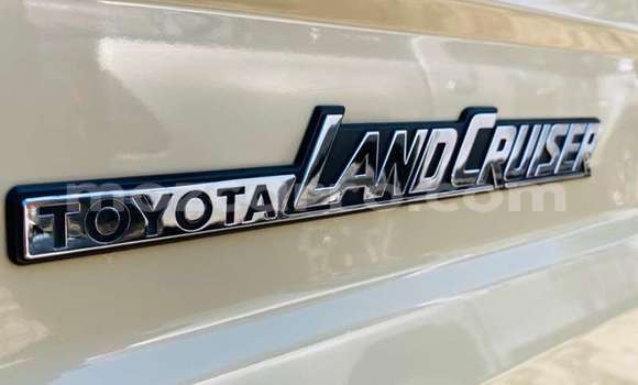 Comprar Usado Toyota Land Cruiser Bege Carro em Maputo em Maputo Comprar Usado Toyota Land Cruiser Bege Carro em Maputo em Maputo