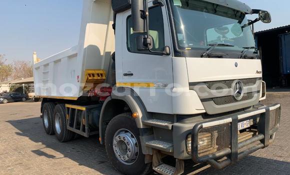 Comprar Usado Mercedes‒Benz 2628 Branco Caminhão em Maputo em Maputo Comprar Usado Mercedes‒Benz 2628 Branco Caminhão em Maputo em Maputo