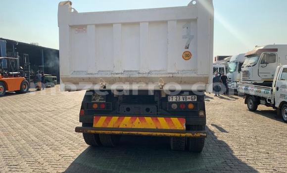 Comprar Usado Mercedes‒Benz 2628 Branco Caminhão em Maputo em Maputo Comprar Usado Mercedes‒Benz 2628 Branco Caminhão em Maputo em Maputo