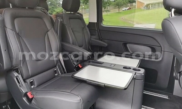 Tenga Tsaru Mercedes‒Benz Viano Sirivha Mota in Maputo in Maputo Tenga Tsaru Mercedes‒Benz Viano Sirivha Mota in Maputo in Maputo