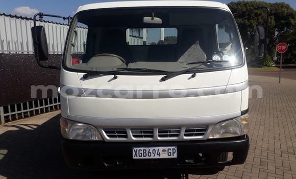 Comprar Usado Toyota Dyna Branco Carro em Maputo em Maputo Comprar Usado Toyota Dyna Branco Carro em Maputo em Maputo