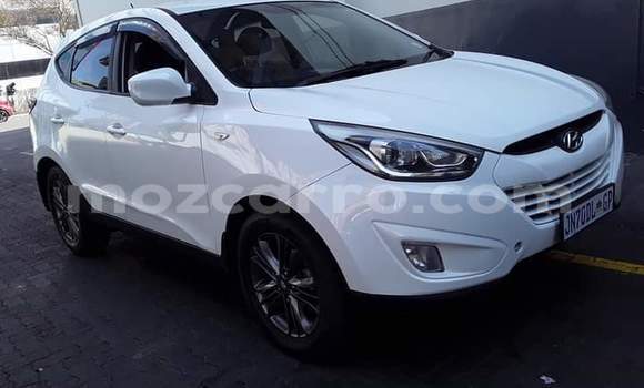 Buy Used Hyundai ix35 White Car in Chókwè in Gaza