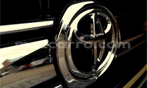 Nunua Ilio tumika Toyota Land Cruiser Beige Gari ndani ya Mocambique nchini Nampula Nunua Ilio tumika Toyota Land Cruiser Beige Gari ndani ya Mocambique nchini Nampula