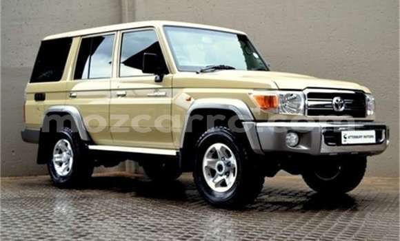 Nunua Ilio tumika Toyota Land Cruiser Beige Gari ndani ya Mocambique nchini Nampula Nunua Ilio tumika Toyota Land Cruiser Beige Gari ndani ya Mocambique nchini Nampula