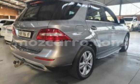 Tenga Imported Mercedes‒Benz ML-Class Sirivha Mota in Zumbo in Tete Tenga Imported Mercedes‒Benz ML-Class Sirivha Mota in Zumbo in Tete