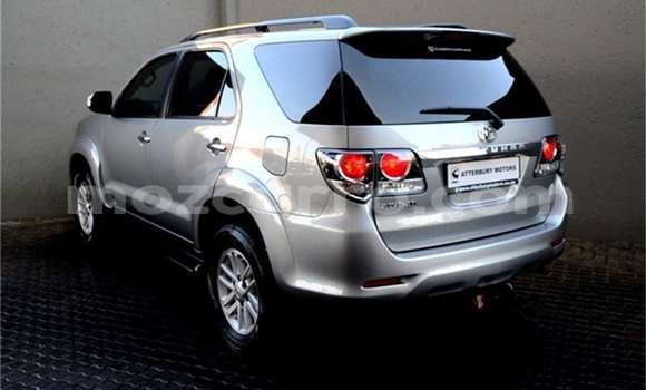 Buy Used Toyota Fortuner Silver Car in Mocambique in Nampula Buy Used Toyota Fortuner Silver Car in Mocambique in Nampula