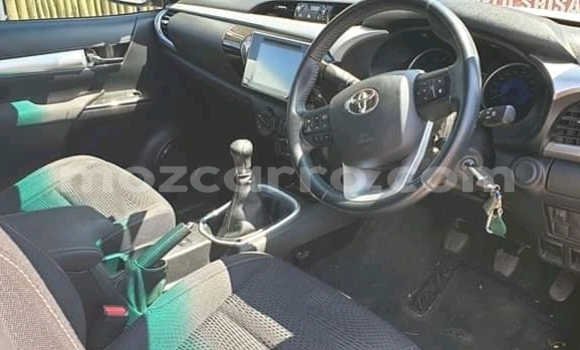 Tenga Tsaru Toyota Hilux Chena Mota in Chemba in Sofala Tenga Tsaru Toyota Hilux Chena Mota in Chemba in Sofala