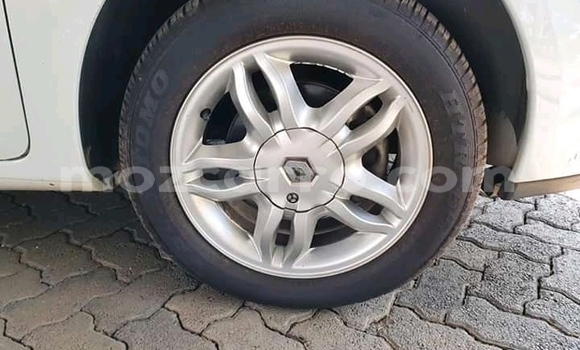 Tenga Tsaru Renault Clio Chena Mota in Chemba in Sofala Tenga Tsaru Renault Clio Chena Mota in Chemba in Sofala