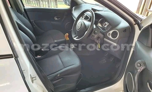 Tenga Tsaru Renault Clio Chena Mota in Chemba in Sofala Tenga Tsaru Renault Clio Chena Mota in Chemba in Sofala