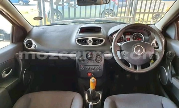 Tenga Tsaru Renault Clio Chena Mota in Chemba in Sofala Tenga Tsaru Renault Clio Chena Mota in Chemba in Sofala