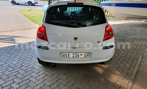 Tenga Tsaru Renault Clio Chena Mota in Chemba in Sofala Tenga Tsaru Renault Clio Chena Mota in Chemba in Sofala