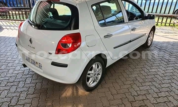 Tenga Tsaru Renault Clio Chena Mota in Chemba in Sofala Tenga Tsaru Renault Clio Chena Mota in Chemba in Sofala