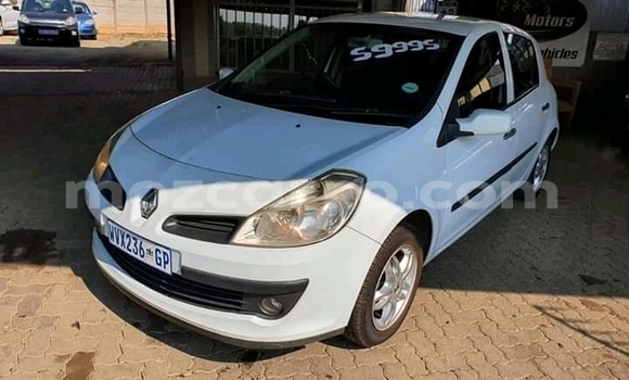 Tenga Tsaru Renault Clio Chena Mota in Chemba in Sofala Tenga Tsaru Renault Clio Chena Mota in Chemba in Sofala