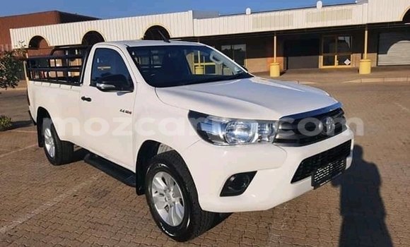 Tenga Tsaru Toyota Hilux Chena Mota in Chibuto in Gaza Tenga Tsaru Toyota Hilux Chena Mota in Chibuto in Gaza