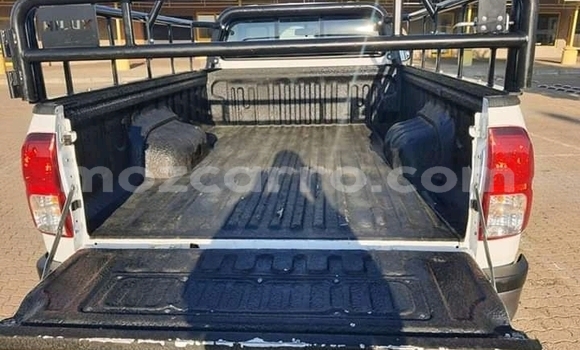 Tenga Tsaru Toyota Hilux Chena Mota in Chibuto in Gaza Tenga Tsaru Toyota Hilux Chena Mota in Chibuto in Gaza