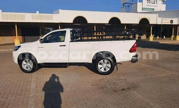 Tenga Tsaru Toyota Hilux Chena Mota in Chibuto in Gaza Tenga Tsaru Toyota Hilux Chena Mota in Chibuto in Gaza