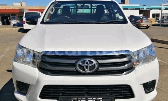 Tenga Tsaru Toyota Hilux Chena Mota in Achachinja in Tete