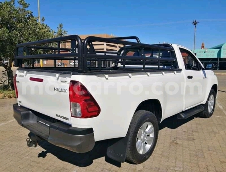 Big with watermark toyota hilux tete mutarara 9166