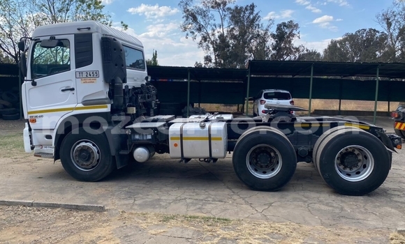 Comprar Usado Nissan UD Branco Caminhão em Maputo em Maputo Comprar Usado Nissan UD Branco Caminhão em Maputo em Maputo