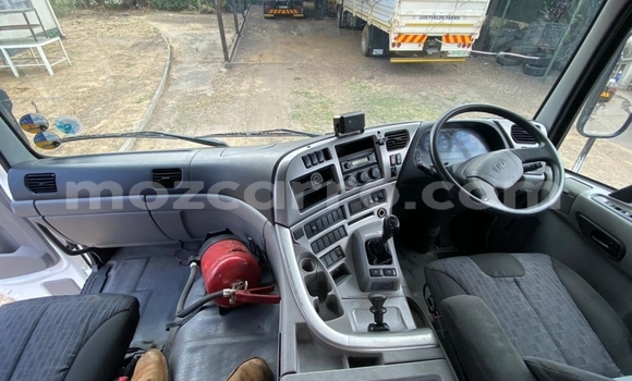 Comprar Usado Nissan UD Branco Caminhão em Maputo em Maputo Comprar Usado Nissan UD Branco Caminhão em Maputo em Maputo