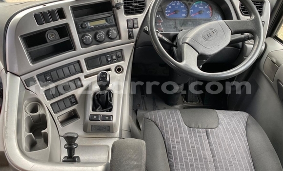 Comprar Usado Nissan UD Branco Caminhão em Maputo em Maputo Comprar Usado Nissan UD Branco Caminhão em Maputo em Maputo