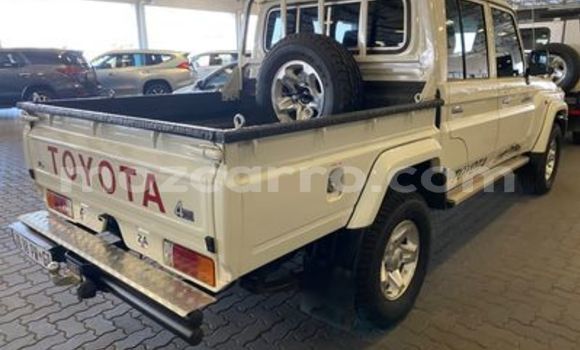 Comprar Usado Toyota Land Cruiser Branco Carro em Balama em Cabo Delgado Comprar Usado Toyota Land Cruiser Branco Carro em Balama em Cabo Delgado