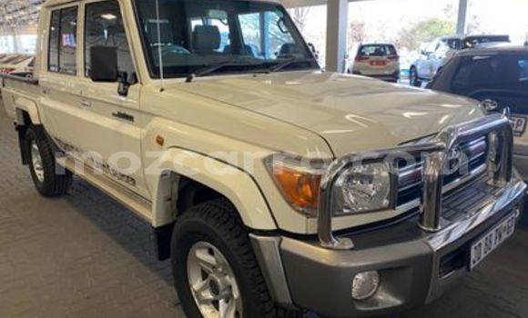 Comprar Usado Toyota Land Cruiser Branco Carro em Balama em Cabo Delgado Comprar Usado Toyota Land Cruiser Branco Carro em Balama em Cabo Delgado