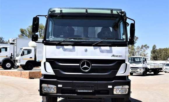 Comprar Usado Mercedes‒Benz Atego Branco Caminhão em Maputo em Maputo Comprar Usado Mercedes‒Benz Atego Branco Caminhão em Maputo em Maputo