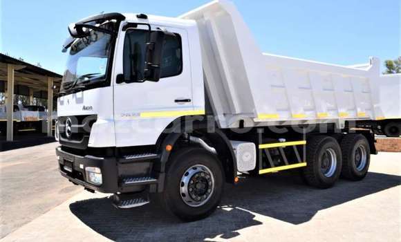 Comprar Usado Mercedes‒Benz Atego Branco Caminhão em Maputo em Maputo Comprar Usado Mercedes‒Benz Atego Branco Caminhão em Maputo em Maputo