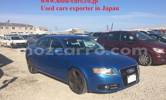 Comprar Usado Audi A4 Azul Carro em Maputo em Maputo Comprar Usado Audi A4 Azul Carro em Maputo em Maputo