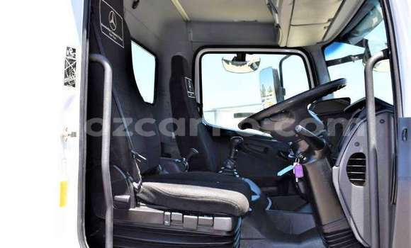 Comprar Usado Mercedes‒Benz Atego Branco Caminhão em Maputo em Maputo Comprar Usado Mercedes‒Benz Atego Branco Caminhão em Maputo em Maputo