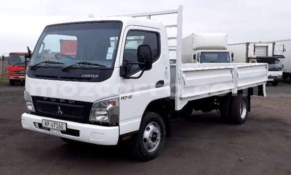 Comprar Importar Mitsubishi Canter Branco Caminhão em Zumbo em Tete Comprar Importar Mitsubishi Canter Branco Caminhão em Zumbo em Tete